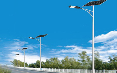 农村道路装西藏太阳能路灯选多大瓦数实测