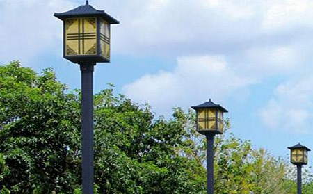 太阳能西藏庭院灯怎么选亮度与续航更耐用